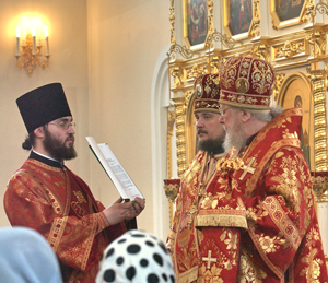 Фото, праздничная Божественная литургия с участием Дальневосточных архиереев