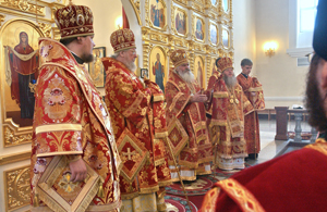 Фото, праздничная Божественная литургия с участием Дальневосточных архиереев