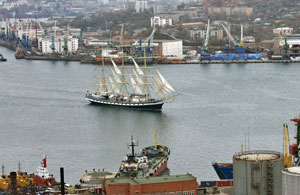 Фото, архиепископ Вениамин благословил парусник «Паллада» в кругосветное путешествие