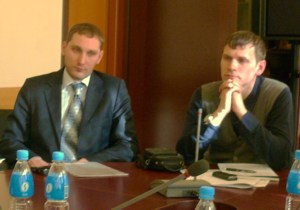 Фото. Владивосток. Состоялось итоговое в уходящем году заседание краевой комиссии по вопросам религиозных объединений. Были подведены итоги работы в 2011 г. по вопросам противодействия религиозному экстремизму; заслушана информация о прошедших в Приморье выборах депутатов Госдумы и краевого Заксобрания