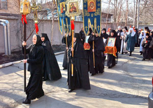 Крестный ход в обители