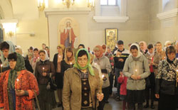 Фото, Владивосток. Покровский кафедральный собор. 27 мая 2012 года. Молебен «О умножении любви»