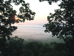Фото, восход солнца с видовой площадки возле храма Преображения Господня