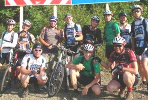 Фото. Дальний Восток. Участники крестного велопробега Сахалин – Владивосток на перепутье