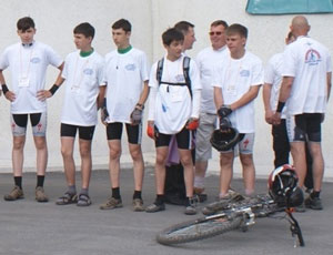 Фото. Дальний Восток. Участники крестного велопробега Сахалин – Приморье