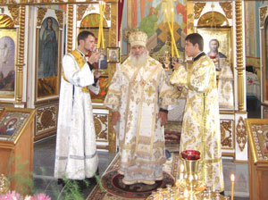 Фото. Спасск-Дальний. Владыка Вениамин совершает Праздничную Божественную литургию в праздник Преображения Господня в Преображенском храме