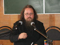 Фото, диакон Андрей Кураев на встрече с Владивостокцами