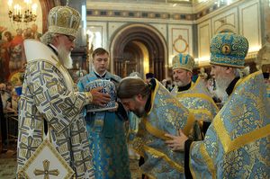 Фото. Москва. Клирик Владивостокской епархии игумен Николай (Дутка) возведен в сан архимандрита