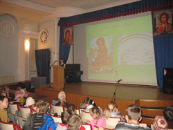 Фото. Владивосток, «Фонарики дружбы» для Воскресных школ, праздничное мероприятие в Казанском храме