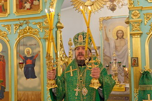 Владивосток. Епископ Николай совершает Литургию на престольный праздник