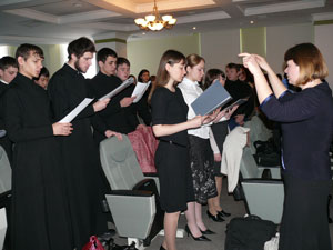 фото. Владивосток. Хор Владивостокского духовного училища и студентов отделения теологии и религиоведения ДВГУ 