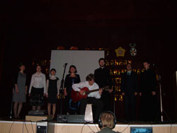 Фото. Выступление вокально-инструментально ансамбля «Кредо»