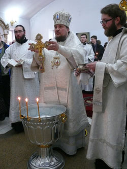 22 KbСотни жителей краевого центра приняли участие в крещенском купании