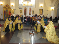 Фото. Владивосток, молебен пред иконой с частицей мощей св. Иоанна Шанхайского