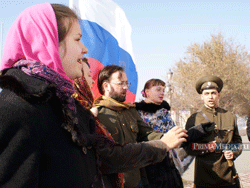 Фото. Владивосток, молодежный отдел епархии провел акцию в День народного единства