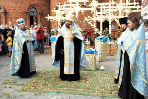 Фото. Находка, протоиерей Игорь Талько и духовенство, чин освящения крестов