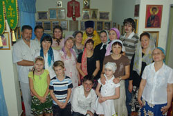 Фото. Вунгтау, снимок прихожан после Божественной литургии