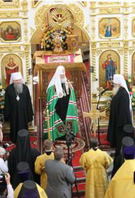 Святейший Патриарх Кирилл посетил Покровский собор Владивостока и остров Русский