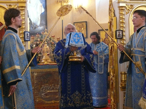 Фото. Владивосток. Архиепископ Вениамин возглавил Богослужение в престольный праздник Покровского кафедрального собора