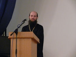 Фото. Владивосток, иеромонах Кирилл (Сорокин), епархиальный семинар по вопросам катехизации