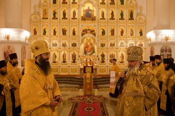 Фото. Владивосток. Архиепископ Вениамин представил пастве нового викария
