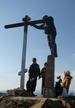 «Православная молодежь Приморья» обновила крест на Крестовой сопке