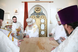 Фото, в алтаре