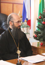 Фото. Владивосток. 26 декабря 2012 года в Духовном училище состоялось заседание педсовета. Возглавил заседание ректор училища митрополит Вениамин. Присутствовали: викарий епархии епископ Иннокентий; педагогический состав. Обсуждалась успеваемость и дисциплина студентов