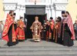 Фотогалерея, Владивосток. Прибытие Благодатного огня в Покровский кафедральный собор в понедельник Светлой седмицы, 16 апреля 2012 года
