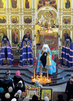 Фото. Владивосток, Покровский кафедральный собор, 19 февраля 2012 г. Первое совместное служение всех четырех архиереев Приморской Митрополии: митрополита Владивостокского и Приморского Вениамина; епископа Находкинского и Преображенского Николая; епископа Арсеньевского и Дальнегорского Гурия; епископа Уссурийского Иннокентия, викария Владивостокской епархии
