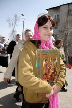 Фото, Спасск-Дальний. В неделю 3-ю по Пасхе, святых жен-мироносиц, в Спасском благочинии Владивостокской епархии прихожане храмов прошли по улицам Крестным ходом