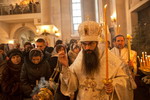 Владивосток. Покровский собор. Епископ Иннокентий во время Всенощного бдения