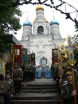 Фото. Владивосток, начало крестного хода с Албазинкой и Порт-Артурской иконами Божией Матери