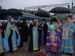 Фото. Владивосток, торжественная встреча Албазинской иконы Божией Матери на железнодорожном вокзале