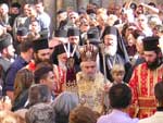 Патриарх Иерусалимский Ириней шествует на чин Омовения ног