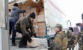 Донская митрополия передала рождественские подарки и продукты питания жителям Донецкой и Луганской областей