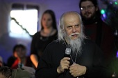 Более 200 бездомных посетили рождественский концерт в московском «Ангаре спасения»
