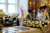 В седьмую годовщину со дня кончины Патриарха Алексия II Предстоятель Русской Церкви совершил заупокойное богослужение в Богоявленском соборе в Елохове