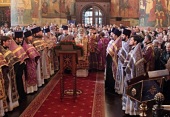 В Крестопоклонную неделю митрополит Истринский Арсений совершил Литургию в Успенском соборе Московского Кремля
