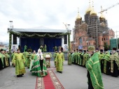 Предстоятель Русской Церкви совершил всенощное бдение на площади у Михаило-Архангельского собора г. Архангельска