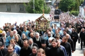 Более пяти тысяч паломников приняли участие в крестном ходе с Почаевской иконой Божией Матери на Западной Украине