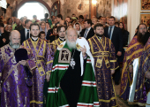 В праздник Воздвижения Креста Господня Предстоятель Русской Церкви совершил Божественную литургию в Иосифо-Волоцком монастыре