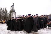 Делегация Санкт-Петербургской епархии приняла участие в траурной церемонии по случаю годовщины снятия блокады Ленинграда
