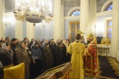 Митрополит Волоколамский Иларион совершил чин присоединения к Православной Церкви людей, временно отпавших от нее