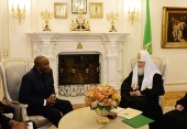 Святейший Патриарх Кирилл встретился с послом Демократической Республики Конго в Москве