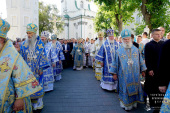 Предстоятель Украинской Православной Церкви возглавил праздничное богослужение в Почаевской лавре