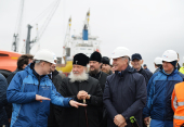 Святейший Патриарх Кирилл посетил завод «Ямал СПГ» и морской порт поселка Сабетта