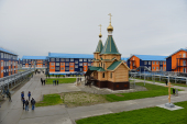 Предстоятель Русской Церкви освятил Троицкий храм в поселке Сабетта на Ямале
