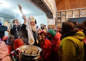 Святейший Патриарх Кирилл совершил молебен в храме святителя Иннокентия Московского в бухте Провидения