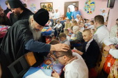 Блаженнейший митрополит Онуфрий совершил Литургию в Банченском монастыре и посетил детские дома, опекаемые обителью
